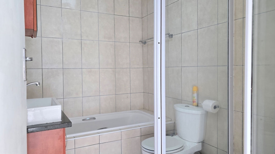 To Let 2 Bedroom Property for Rent in Muizenberg Western Cape